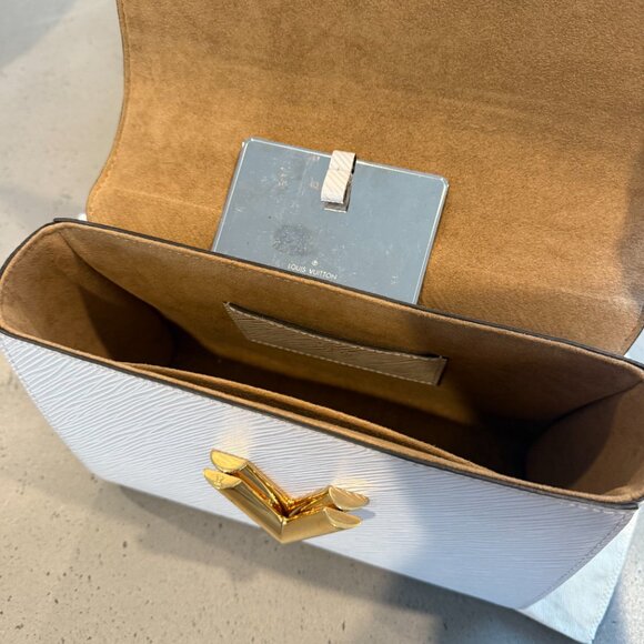 Louis Vuitton Twist PM Epi Leather White Gold - Picture 10 of 12